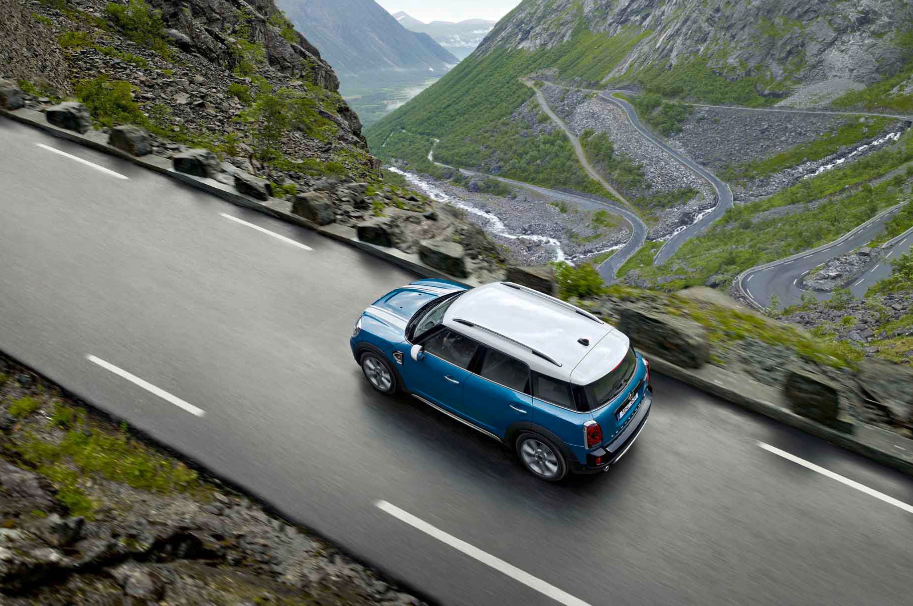 MINI TOGETHER.